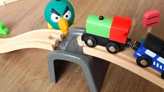 Поезда Деревянная Железная дорога - Переправа - Видео для детей про машинки игрушки