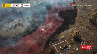 9/10/21 A vista de dron: los enormes bloques erráticos flotando en lava ardiente. La Palma IGME-CSIC