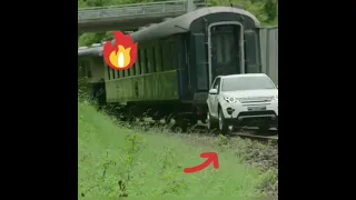 Land Rover Discovery Sport Pulls 100 tonnes Train 😂😀😎😭 #LandRover #Discovery #RangeRover