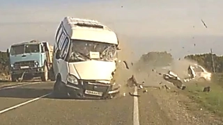 Tragic Frontal Accident in Russia - Head On Collision