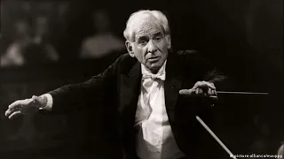 Stravinsky  "Symphony of Psalms"(1948 version) - Bernstein / LSO