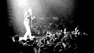 18. We Are The Champions/God Save The Queen (Queen-Live In Zurich: 4/17/1982)