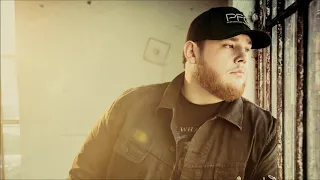 Luke Combs - Does to Me (featuring Eric Church)