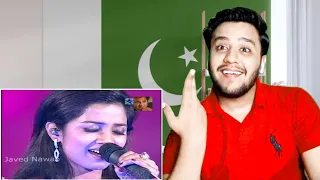 Pakistani Reaction On Shreya Goshal Live Performance Of Yeh Zindagi Usi Ki Hai | Re-Actor Ali