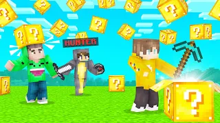 HUNTERS Vs SPEEDRUNNER But It RAINS LUCKY BLOCKS! (Minecraft)