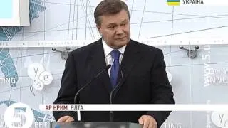 Янукович хоче допомогти Сирії роззброїтись
