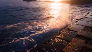 Расслабляющий шум морских волн на закате Солнца над морем для крепкого сна и релаксации
