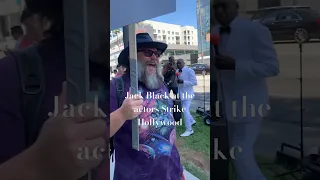 #JackBlack at the #hollywood Actors Strike outside of Netflix Studios #sagaftrastrike #sagaftra