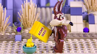 LEGO Roadrunner VS Coyote TASTY SURPRISE - Stop Motion Animation