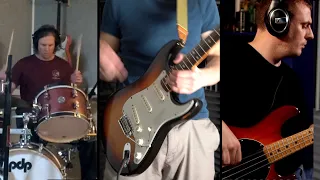 we tried to recreate RHCP's most ICONIC intro jam 🔥