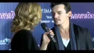 15-11-12 Jonathan Rhys-Meyers and me on MTV Russia news block