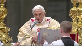 Raw: Midnight Mass at the Vatican