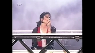 Michael Jackson - "Earth Song" Accident ("MJ & Friends", Munich, 1999)