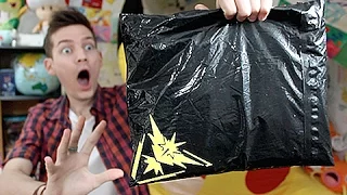 Mail Man Monday Ep #142 (Package From POKEMON GO!!)