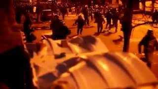Беркут избивает митингующих  1 декабря