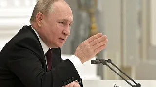 Putin meldet sich in Sachen Ukraine zu Wort - Euronews am Abend am 21.02.22