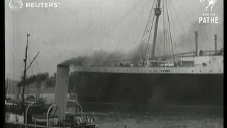 The new ship "Mauretania" moves down the river Mersey (1939)