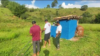 COLOCAMOS ÁGUA NO CHIQUEIRO.