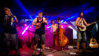 STEVE 'N' SEAGULLS   "Cemetery Gates" Live at Qstock 2015 4K 2160p