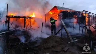 Больше 200 строений сгорели в пожаре в Иркутской области в Братском районе