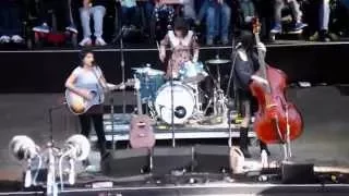 Puss N Boots, Down by the River, feat Neil Young, 28th Bridge School Benefit Concert 2014