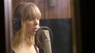 Sweet Dreams -  White Stripes Mashup - Pomplamoose ft. Sarah Dugas (Eurythmics cover)