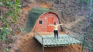 Alone Girl Building Dugout Shelter in the Forest / Build Bamboo Floor / YEN Free Life