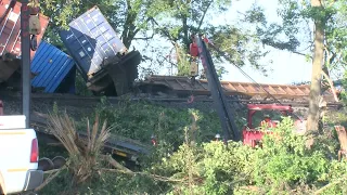Train derailment blocks lane of highway in Crittenden County
