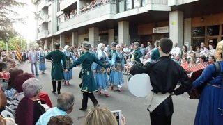 Desfile Final del Festival Folclórico de los Pirineos, Grupo de Balkaria (Rusia).