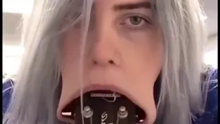 BILLIE EILISH SIENDO BILLIE EILISH