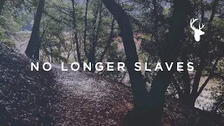 Ya no hay esclavos (video oficial de la letra) - Jonathan & Melissa Helser | No seremos sacudidos