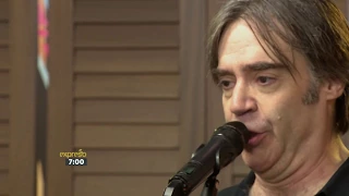 Crash Test Dummies performs "God Shuffled His Feet"