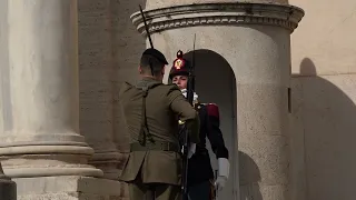 La Polizia di Stato monta la Guardia d'onore al Quirinale