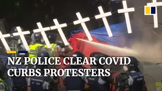 Clashes break out at New Zealand parliament as police move in to clear anti-Covid curbs protest