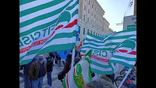 Tgr Rai Marche 07 11 20 Morti sul lavoro: presidio dei lavoratori in porto per chiedere sicurezza