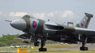 Avro Vulcan Bomber Display at Farnborough Airshow 2014