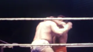 RARE! VINTAGE WWWF WRESTLING ON FILM!  DON LEO JONATHAN VS PEDRO MORALES 1973 at Madison Sq. Garden