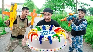Battle Nerf War: Shipper Birthday Cake & Blue Police Practice Nerf Guns Robbers Group PARTY BATTLE