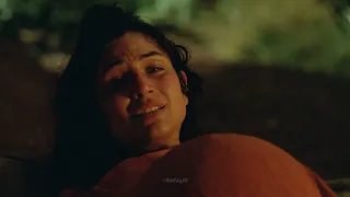 Lost (2004–2010): Claudia gives birth to twins on the island