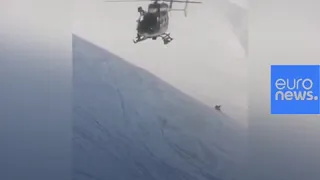 Впечатляющее видео спасения лыжника во французских Альпах