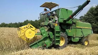 John Deere 935 Combine Harvesting Wheat