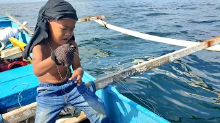 diluar dugaan Bocil ini bikin nelayan senior tak berkutik, little boy deep sea fishing|| hand line 🐟