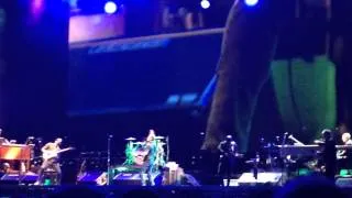 EPIC guitar solo by Tom Morello w/ Bruce Springsteen - Auck