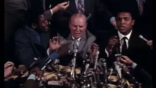 Muhammad Ali and Joe Frazier talk trash in 1971 press conference before 'Fight of the Century'