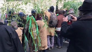 Manifestation anti-bassines à Niort