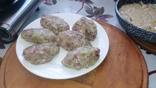 Капустяники  з грибною  підливкою  на пательні //  ДОМАШНЯ КУХНЯ.