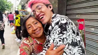 REGALANDO ROSAS POR EL DÍA DE LA MADRE | Glogloking IRL