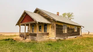 Exploring an Abandoned House in a Saskatchewan Ghost Town