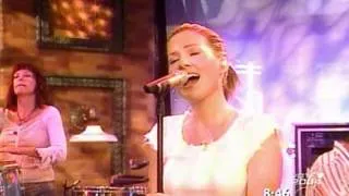 Dido  White Flag Live GMA 02 Oc 2003