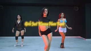 GIRLS JUST WANT TO HAVE FUN / PAULI ALTEMIR